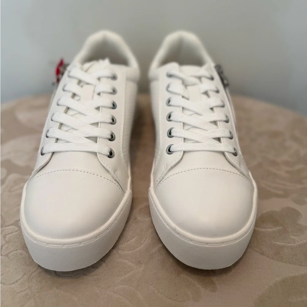NWT By Jeossy‎ in Milan Casual Fashion Sneaker With Zipper in White - Size 9